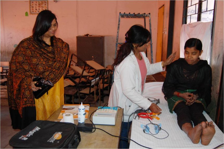 Free Eye Check-up Camp at MCD School, New Delhi organized by Naad Foundation in Oct 2008